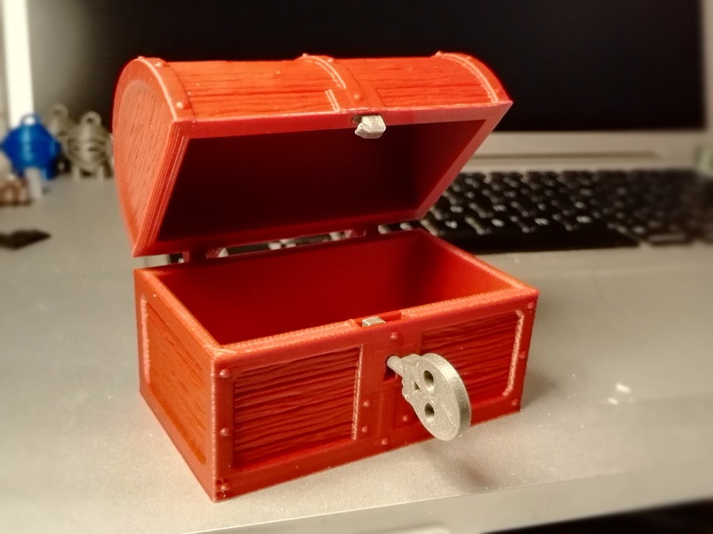 Baú de tesouro 3D com trava e dobradiça