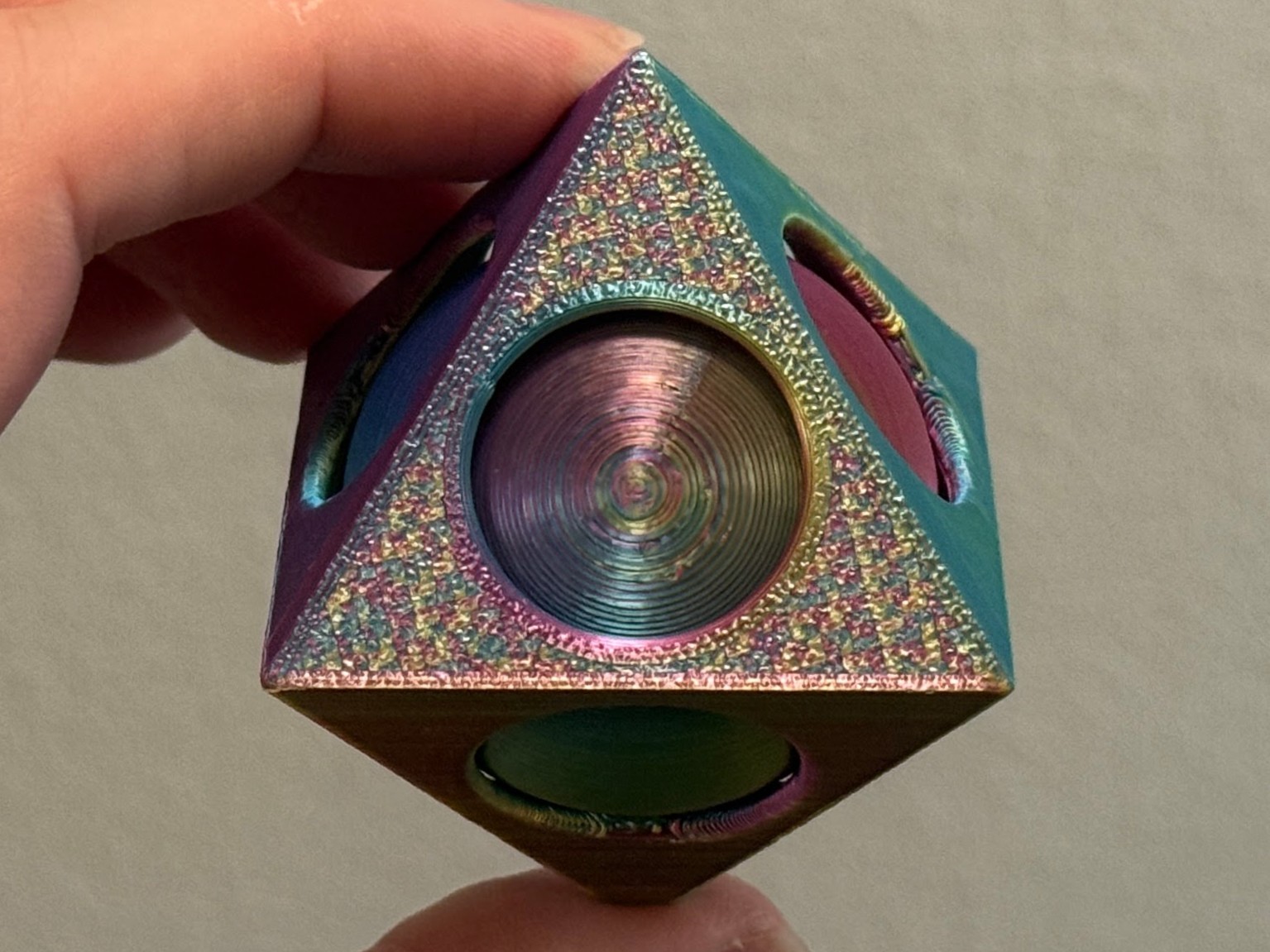 Fidget octaedro com esfera giratória 6 cm print-in-place