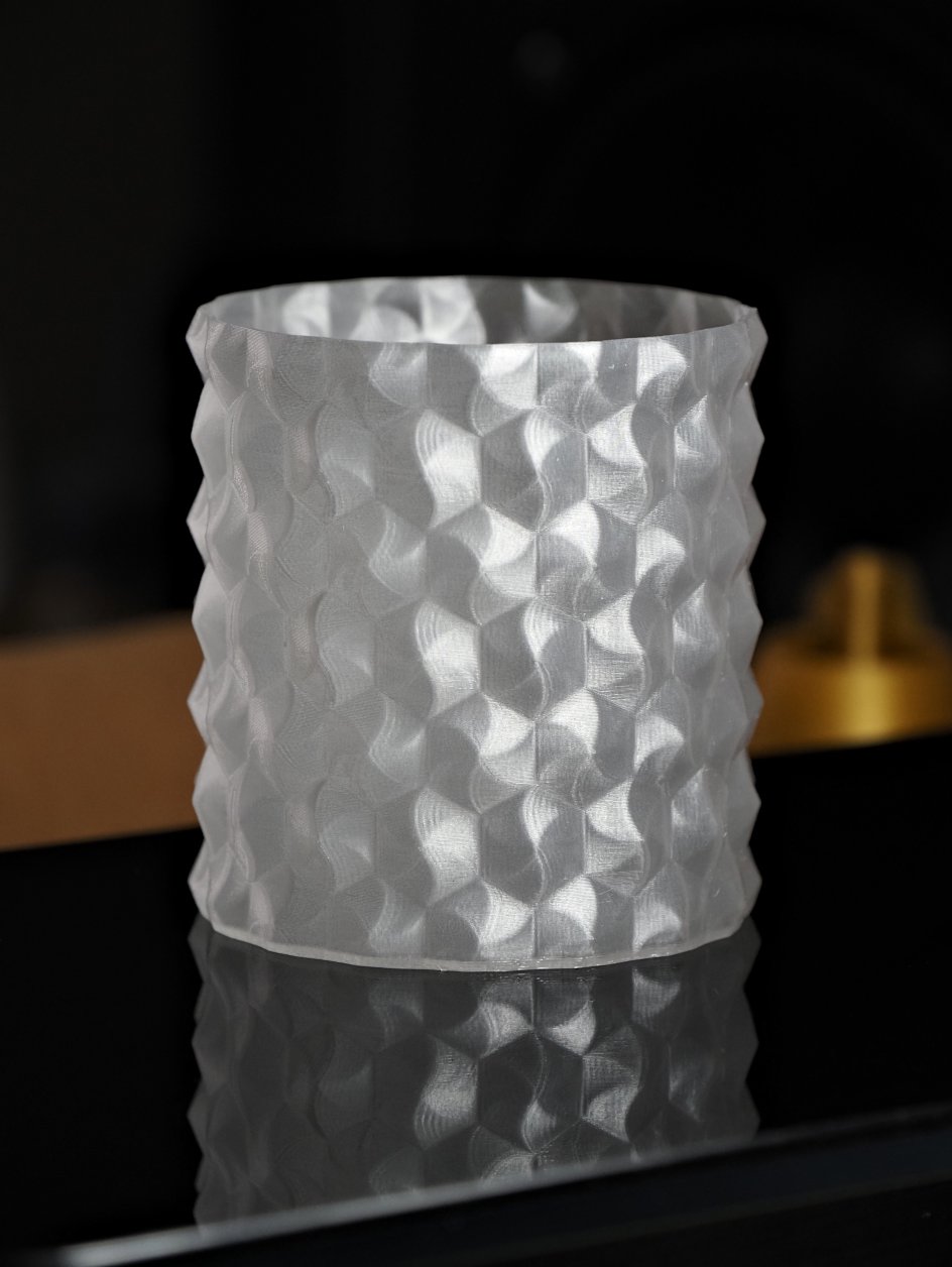 Vaso hexágono torcido PETG 12 cm